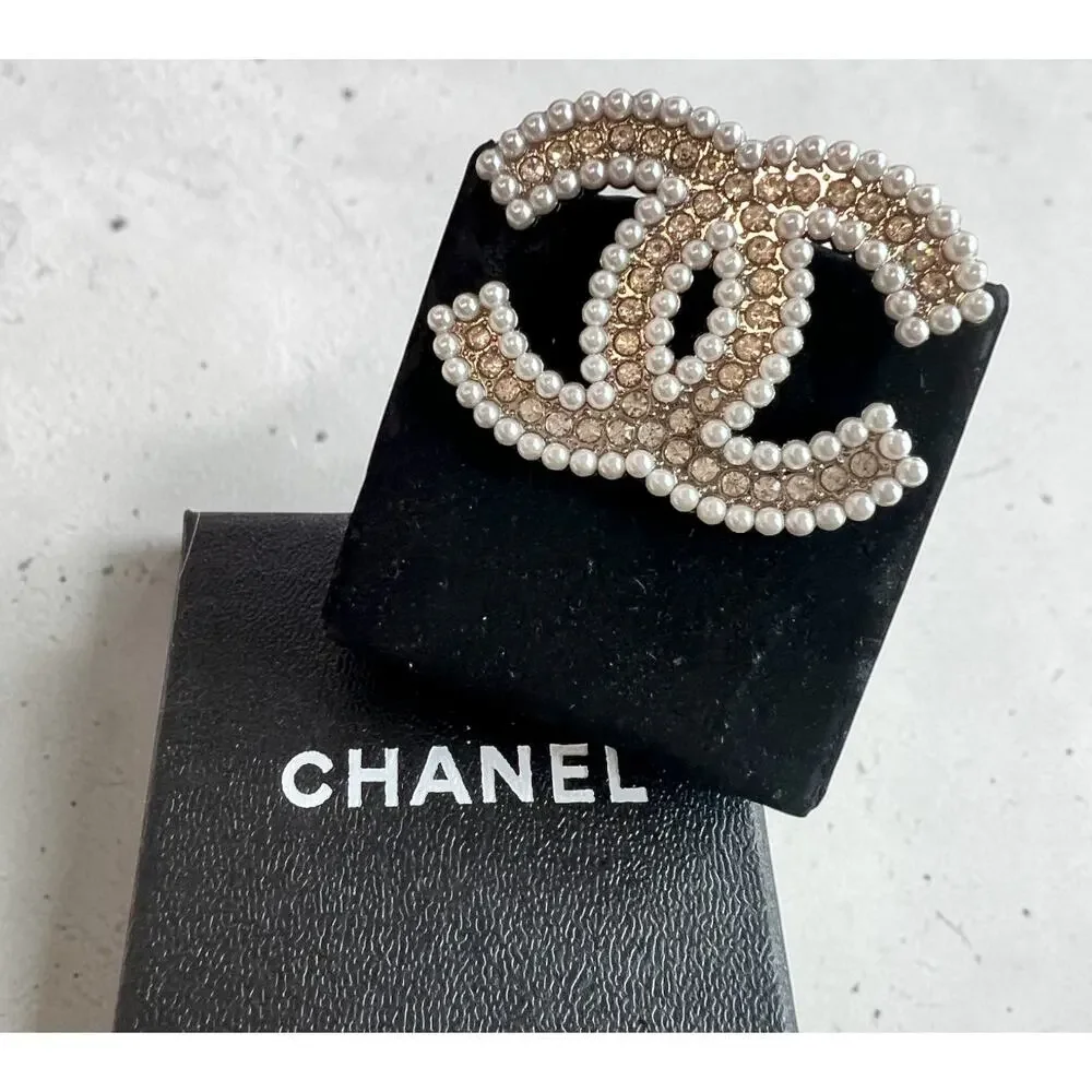 CHANEL Silver Crystal Pearl Trimmed Interlocking CC 23K (CCXX022)